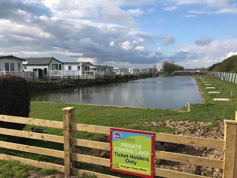 Dee'S Caravan Hotel Skegness Exterior photo