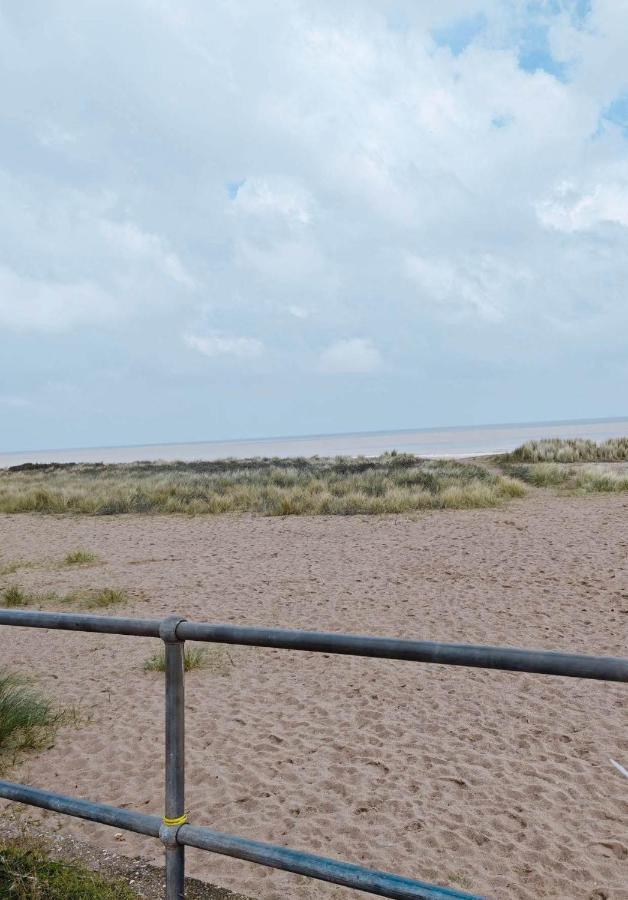 Dee'S Caravan Hotel Skegness Exterior photo